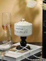 Camellia-shaped scented candle